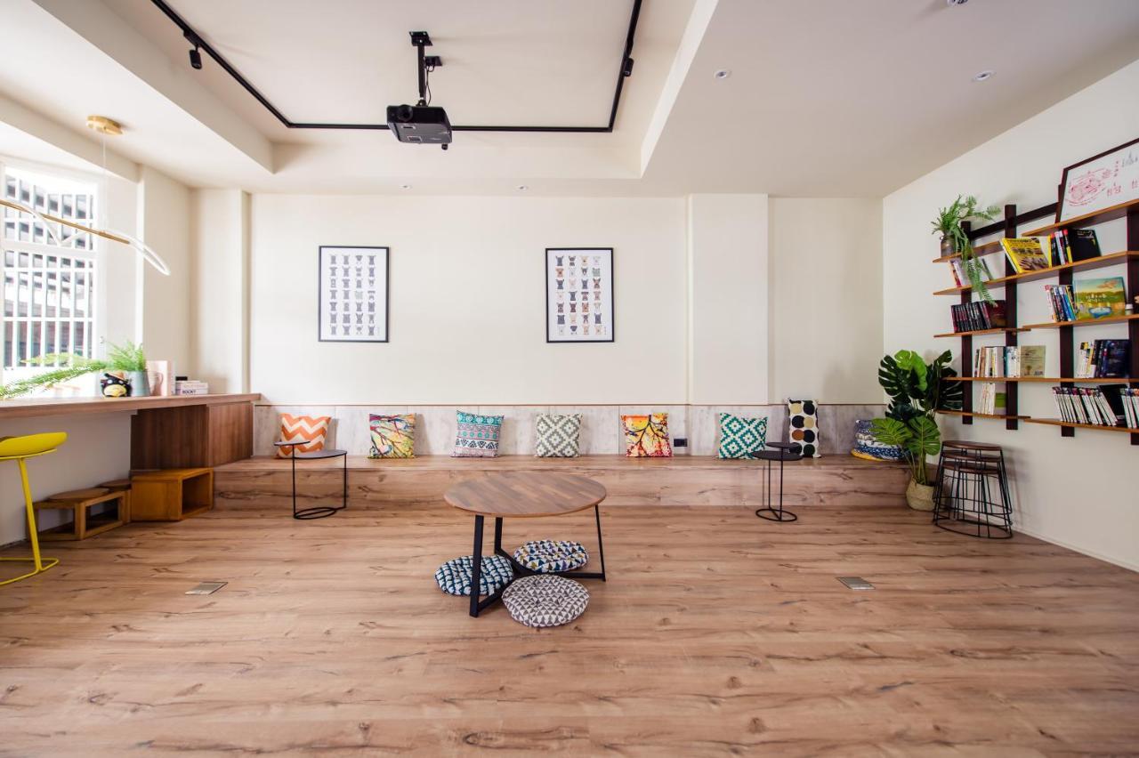 I am here B&B Tainan Exterior foto